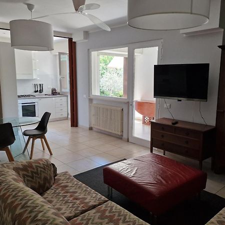 Residence Appartamenti Casa Vacanze Abbazia Pesaro Bagian luar foto