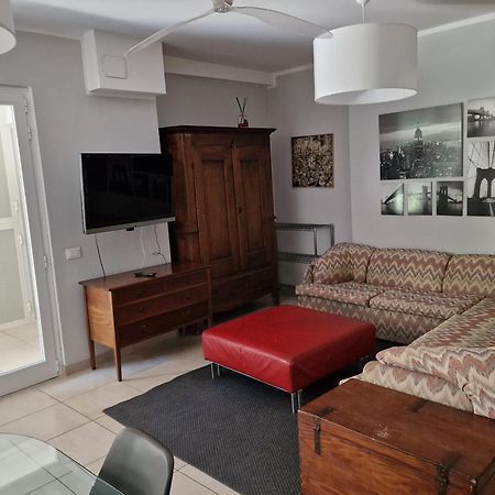 Residence Appartamenti Casa Vacanze Abbazia Pesaro Bagian luar foto