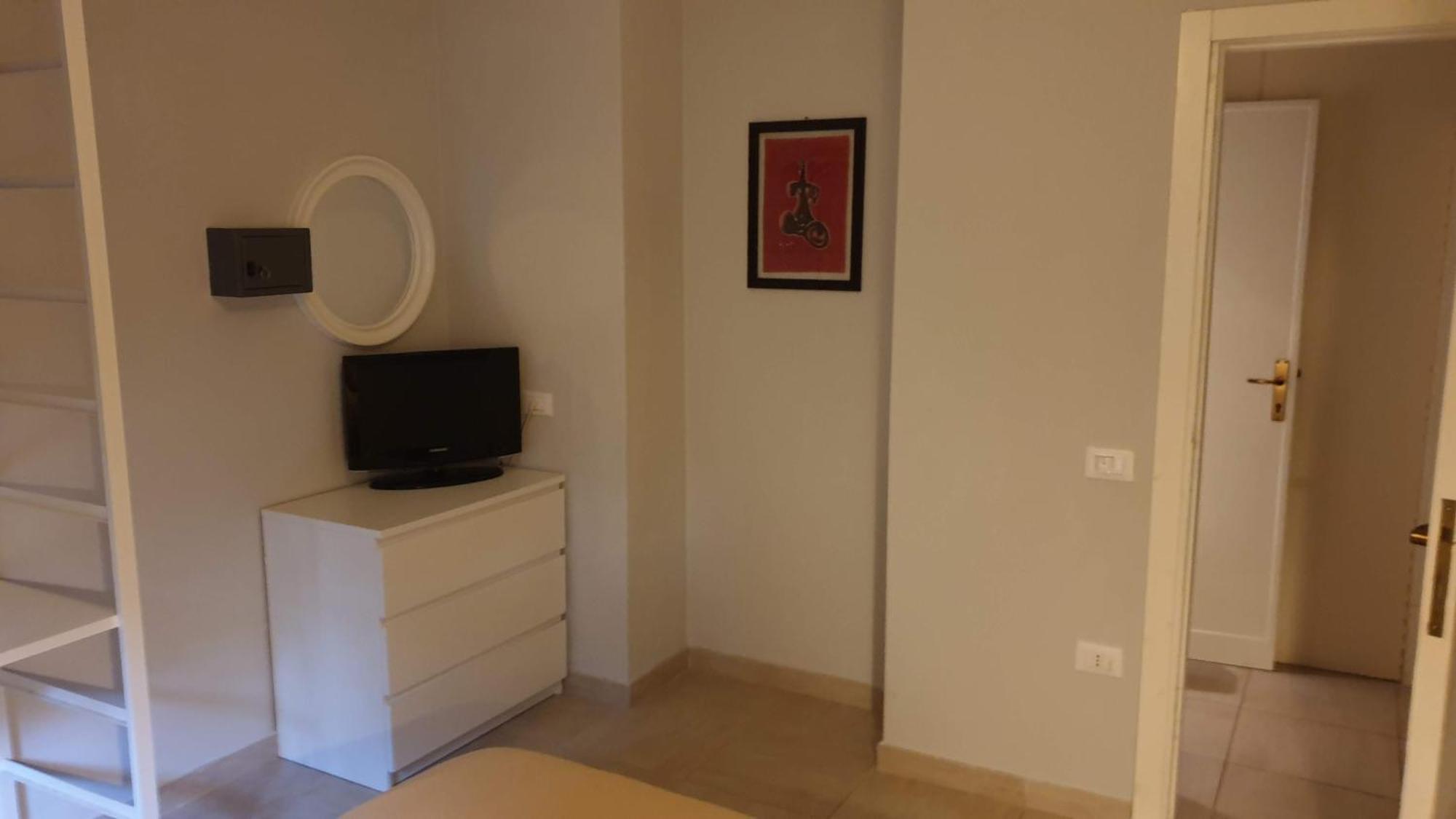 Residence Appartamenti Casa Vacanze Abbazia Pesaro Bagian luar foto